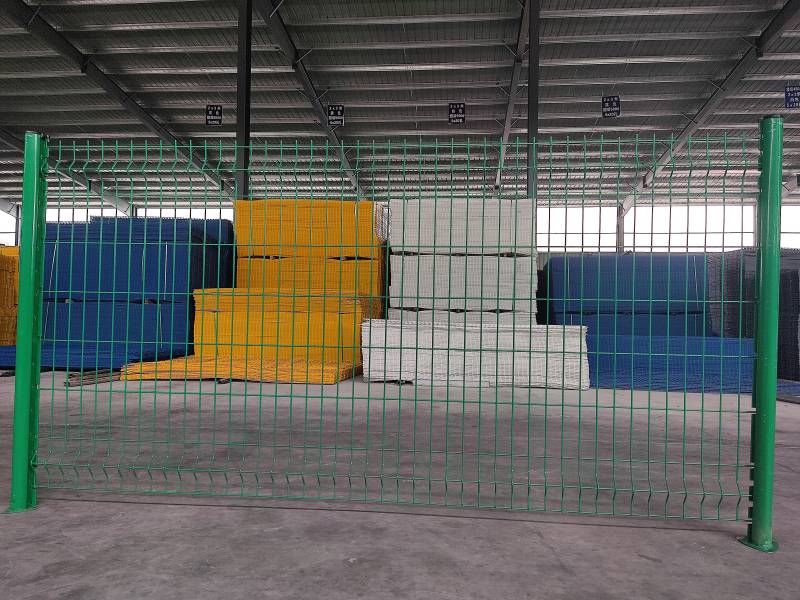 桃型柱护栏网 桃型柱护栏网